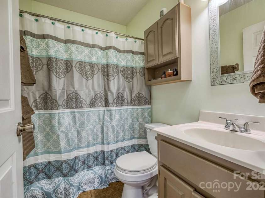 905 Severt Circle, Lenoir, NC 28645.  MLS# CAR4260581, YatesRealty ID 21848. 