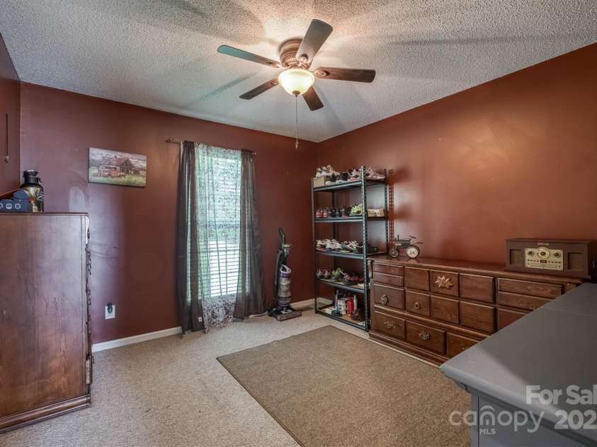 905 Severt Circle, Lenoir, NC 28645.  MLS# CAR4260581, YatesRealty ID 21848. 