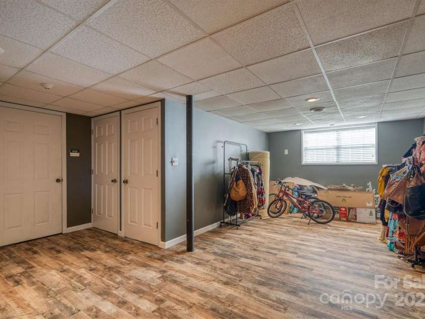 905 Severt Circle, Lenoir, NC 28645.  MLS# CAR4260581, YatesRealty ID 21848. 