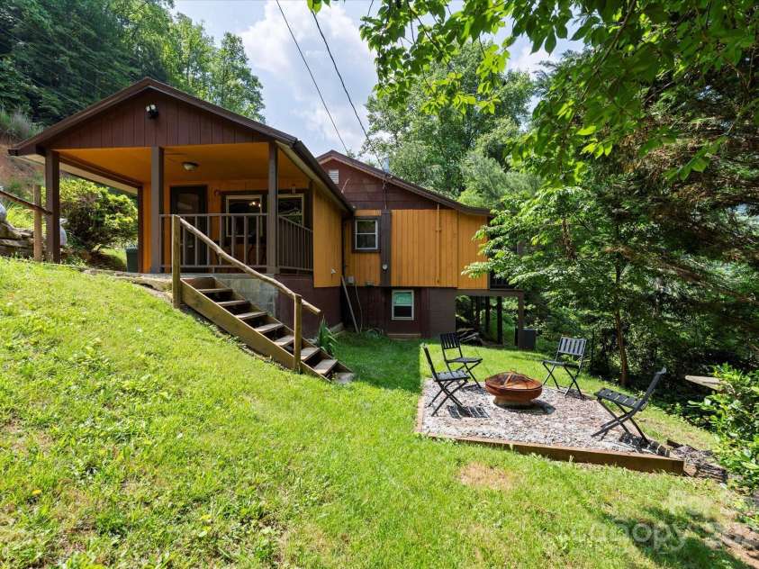 139 Ivy Ridge Church Road, Mars Hill, NC 28754.  MLS# CAR4266657, YatesRealty ID 21849. 