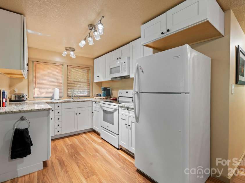 139 Ivy Ridge Church Road, Mars Hill, NC 28754.  MLS# CAR4266657, YatesRealty ID 21849. 