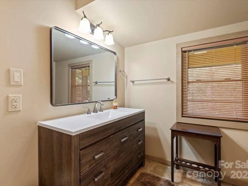 139 Ivy Ridge Church Road, Mars Hill, NC 28754.  MLS# CAR4266657, YatesRealty ID 21849. 