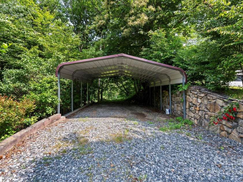 139 Ivy Ridge Church Road, Mars Hill, NC 28754.  MLS# CAR4266657, YatesRealty ID 21849. 