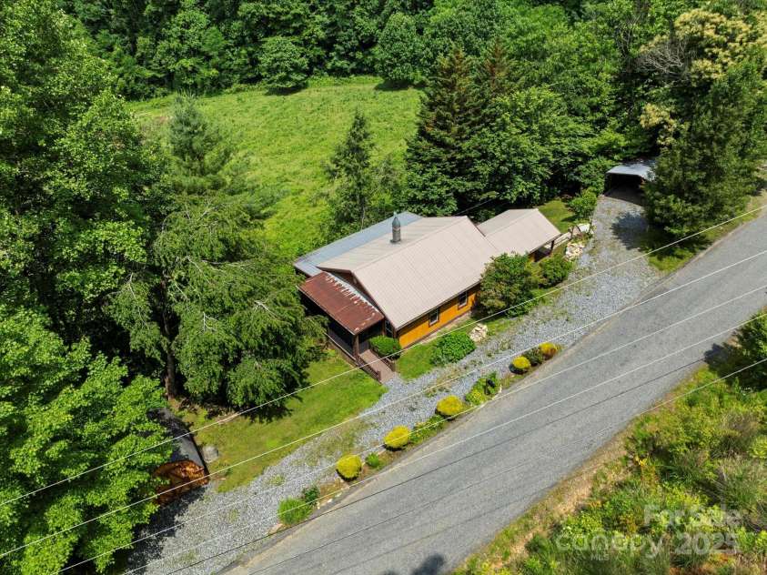 139 Ivy Ridge Church Road, Mars Hill, NC 28754.  MLS# CAR4266657, YatesRealty ID 21849. 