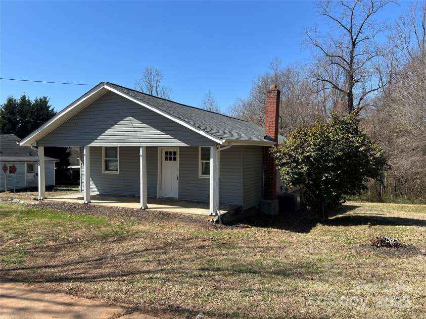 188 13th Street, Hickory, NC 28602.  MLS# CAR4232763, YatesRealty ID 2185. 