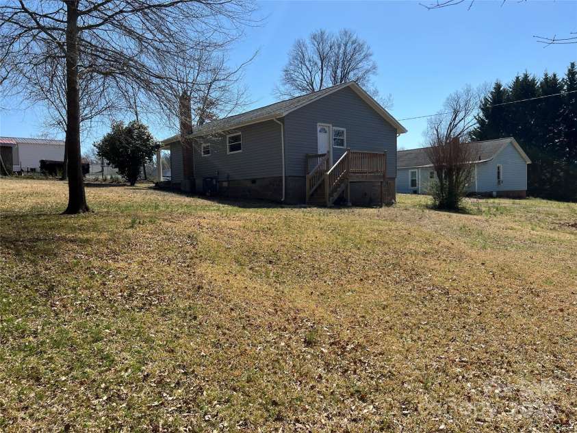 188 13th Street, Hickory, NC 28602.  MLS# CAR4232763, YatesRealty ID 2185. 