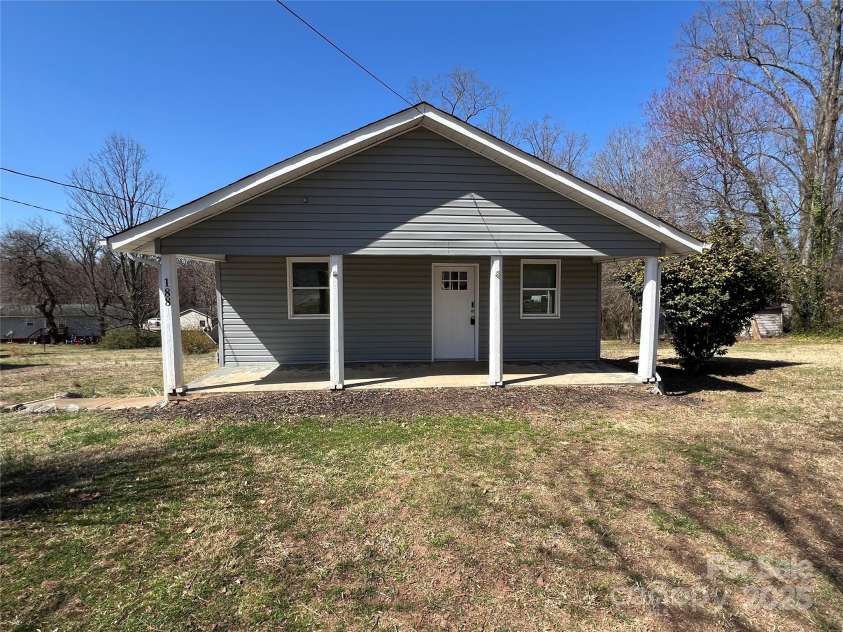188 13th Street, Hickory, NC 28602.  MLS# CAR4232763, YatesRealty ID 2185. 