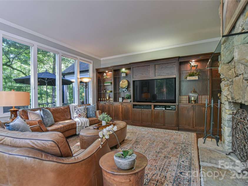 409 North Fork Road, Black Mountain, NC 28711.  MLS# CAR4284708, YatesRealty ID 2185. 