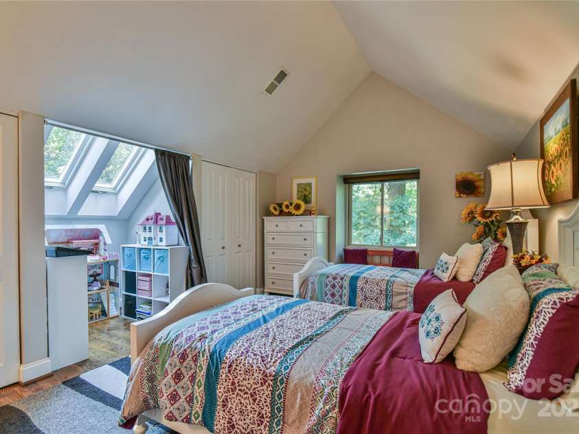 409 North Fork Road, Black Mountain, NC 28711.  MLS# CAR4284708, YatesRealty ID 2185. 