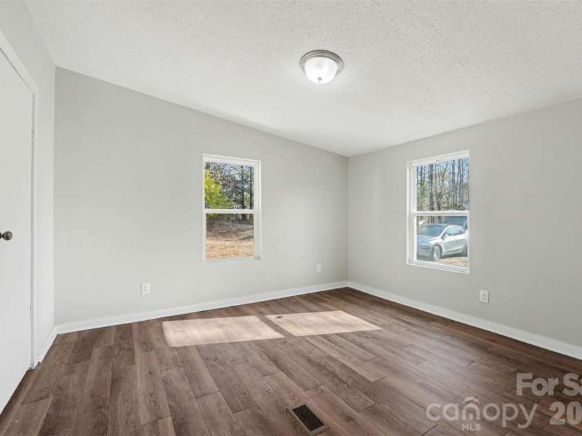 6423 Helens Way, Denver, NC 28037.  MLS# CAR4345966, YatesRealty ID 2185. 
