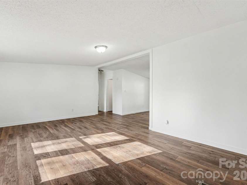 6423 Helens Way, Denver, NC 28037.  MLS# CAR4345966, YatesRealty ID 2185. 