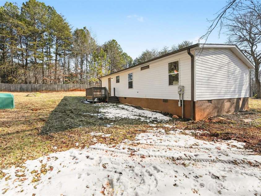 6423 Helens Way, Denver, NC 28037.  MLS# CAR4345966, YatesRealty ID 2185. 