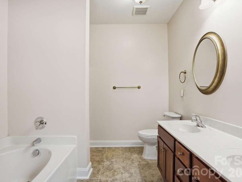 19762 Feriba Place, Cornelius, NC 28031.  MLS# CAR4378752, YatesRealty ID 21850. Primary Bathroom