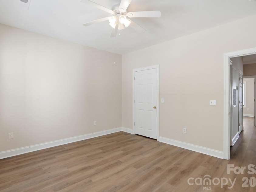 19762 Feriba Place, Cornelius, NC 28031.  MLS# CAR4378752, YatesRealty ID 21850. Primary Bedroom
