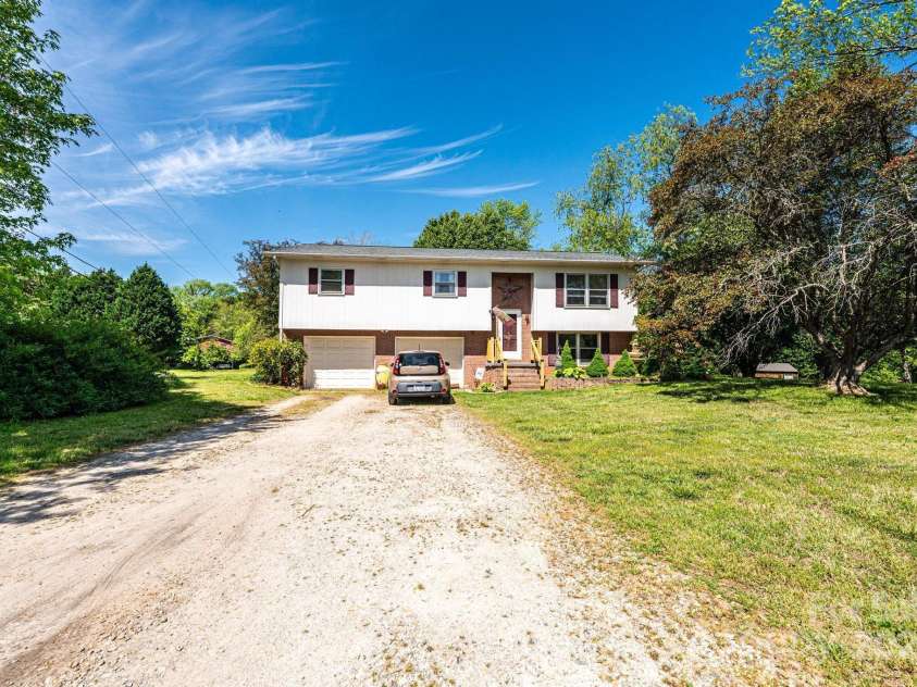 2734 Haas Lane, Lenoir, NC 28645.  MLS# CAR4248439, YatesRealty ID 21850. 