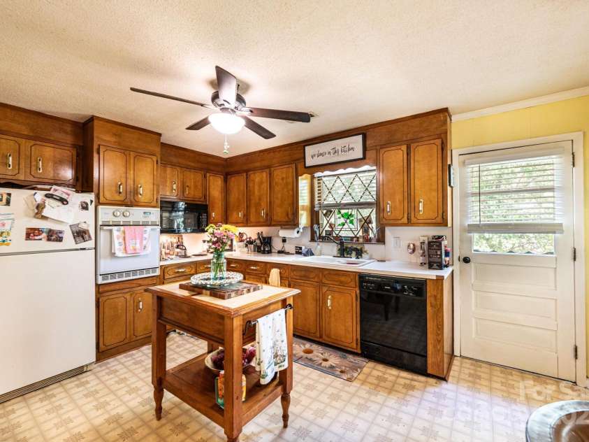 2734 Haas Lane, Lenoir, NC 28645.  MLS# CAR4248439, YatesRealty ID 21850. 