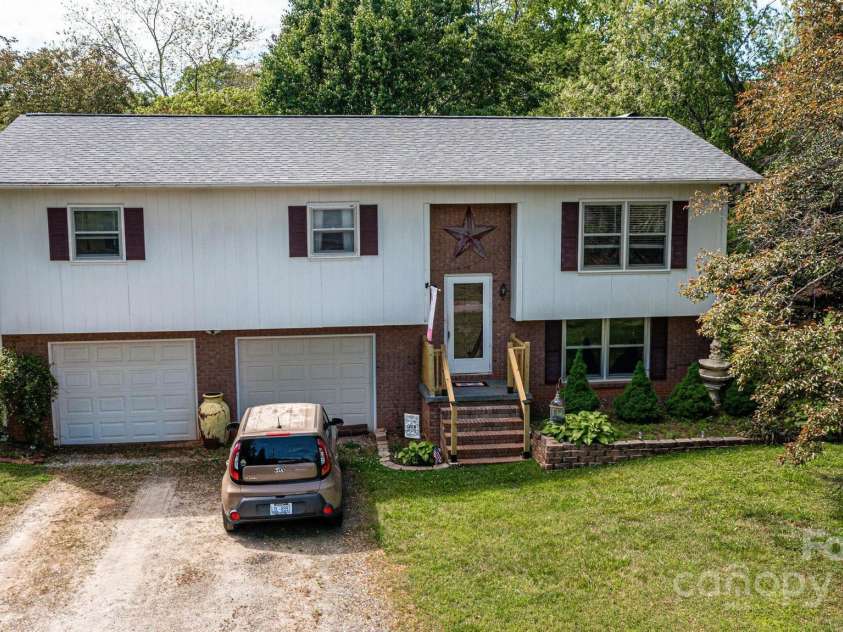 2734 Haas Lane, Lenoir, NC 28645.  MLS# CAR4248439, YatesRealty ID 21850. 