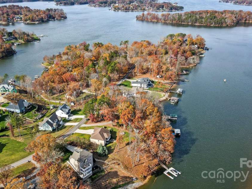 226 Hermance Lane, Mooresville, NC 28117.  MLS# CAR4234805, YatesRealty ID 21851. Lake Norman Waterfront Living at its finest!