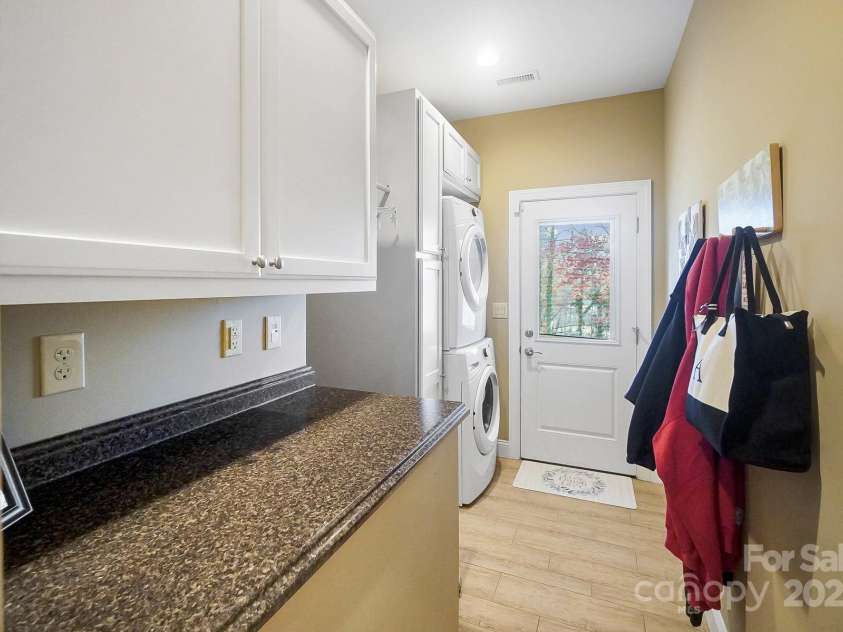 226 Hermance Lane, Mooresville, NC 28117.  MLS# CAR4234805, YatesRealty ID 21851. Laundry/Mud Room