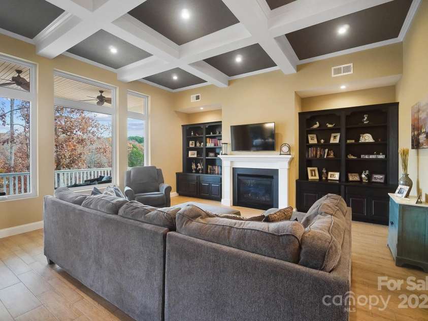 226 Hermance Lane, Mooresville, NC 28117.  MLS# CAR4234805, YatesRealty ID 21851. Living Room with Gas Log Fireplace