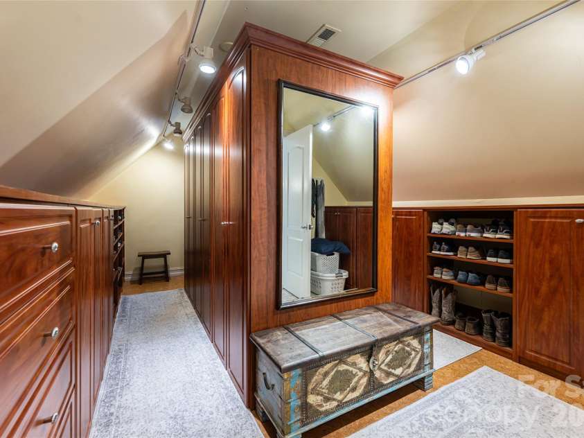 39 Windover Drive, Asheville, NC 28803.  MLS# CAR4352682, YatesRealty ID 21851. Primary closet