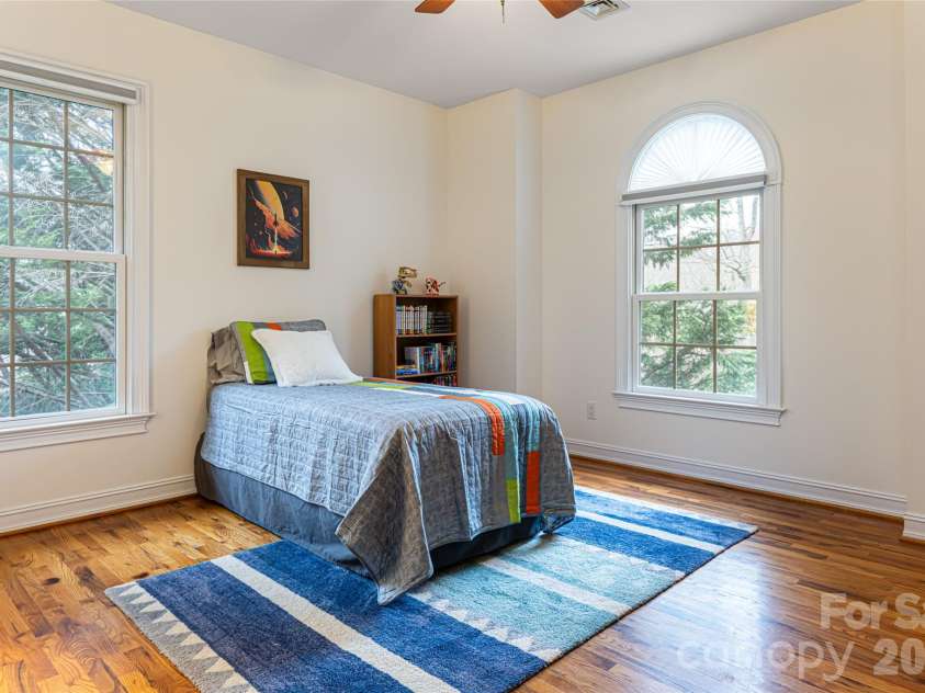39 Windover Drive, Asheville, NC 28803.  MLS# CAR4352682, YatesRealty ID 21851. Upper level guest bedroom 1