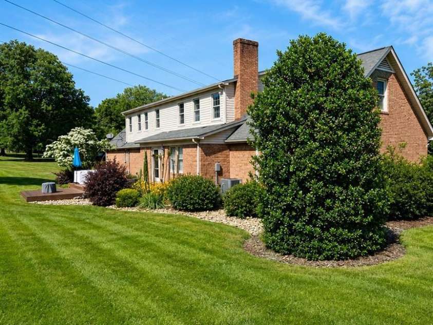 1121 Smith Street, Albemarle, NC 28001.  MLS# CAR4371673, YatesRealty ID 21852. 
