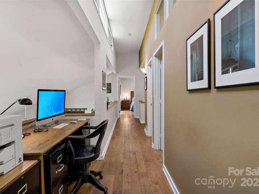 27 Stokes Drive, Asheville, NC 28805.  MLS# CAR4241157, YatesRealty ID 21852. 