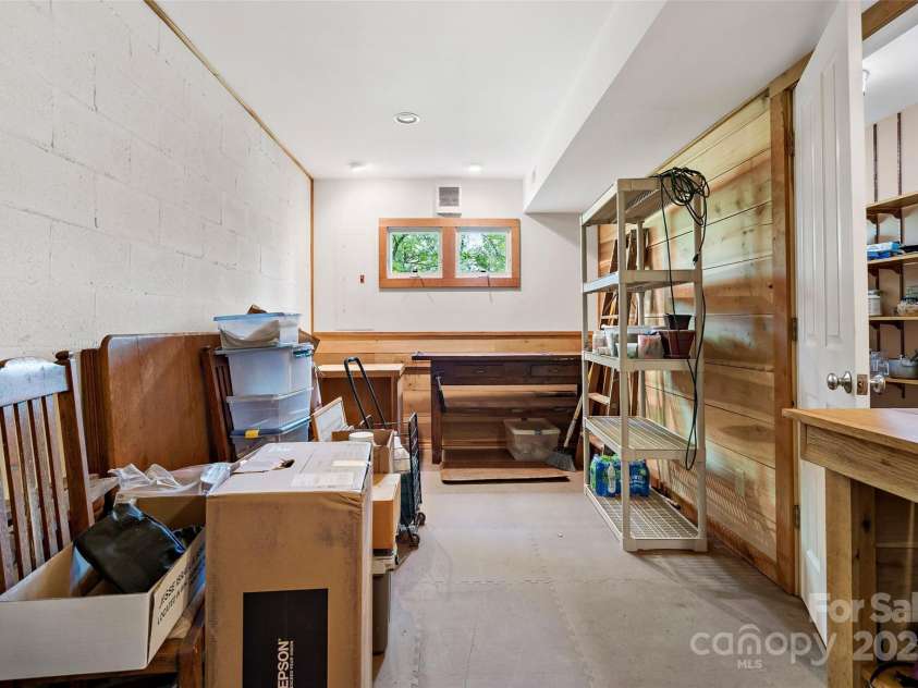 27 Stokes Drive, Asheville, NC 28805.  MLS# CAR4241157, YatesRealty ID 21852. 