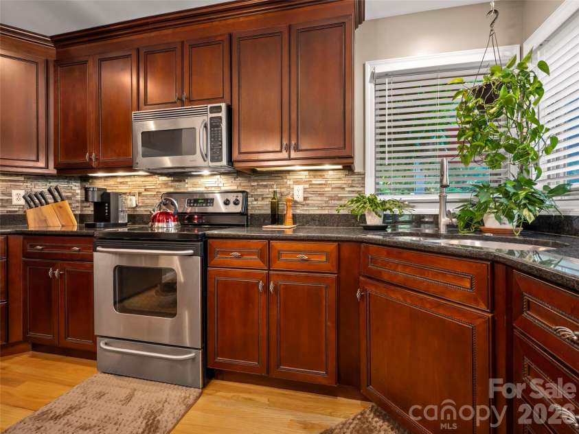 117 Eagles Crest Way, Lake Lure, NC 28746.  MLS# CAR4334986, YatesRealty ID 21853. 