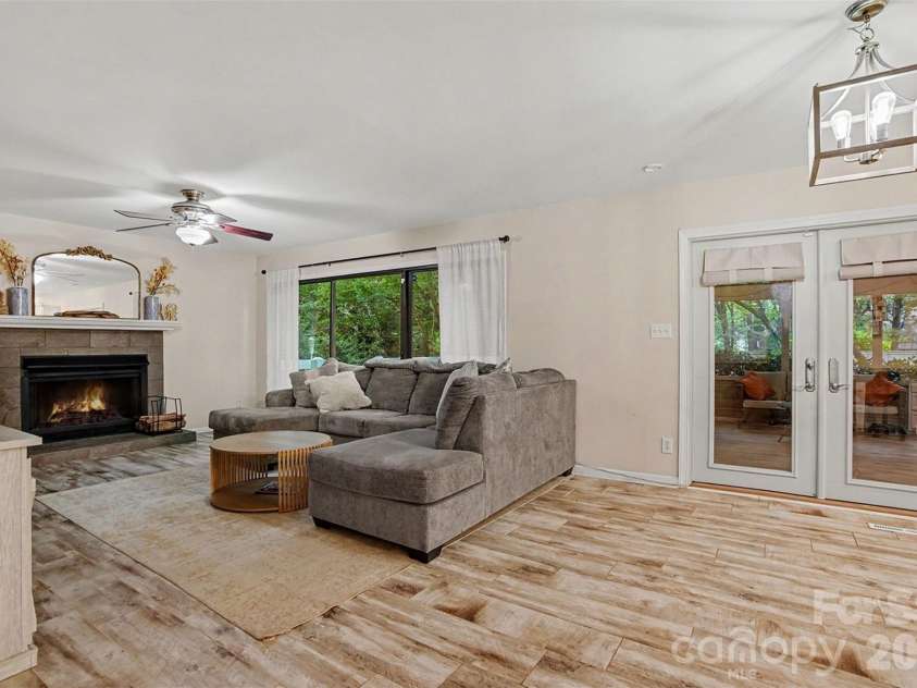 14522 Harbor Estate Road, Charlotte, NC 28278.  MLS# CAR4382259, YatesRealty ID 21853. 