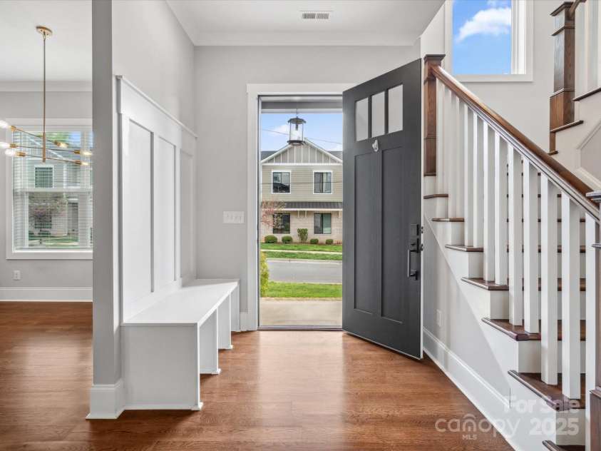 913 Van Every Street, Charlotte, NC 28205.  MLS# CAR4246029, YatesRealty ID 21854. 