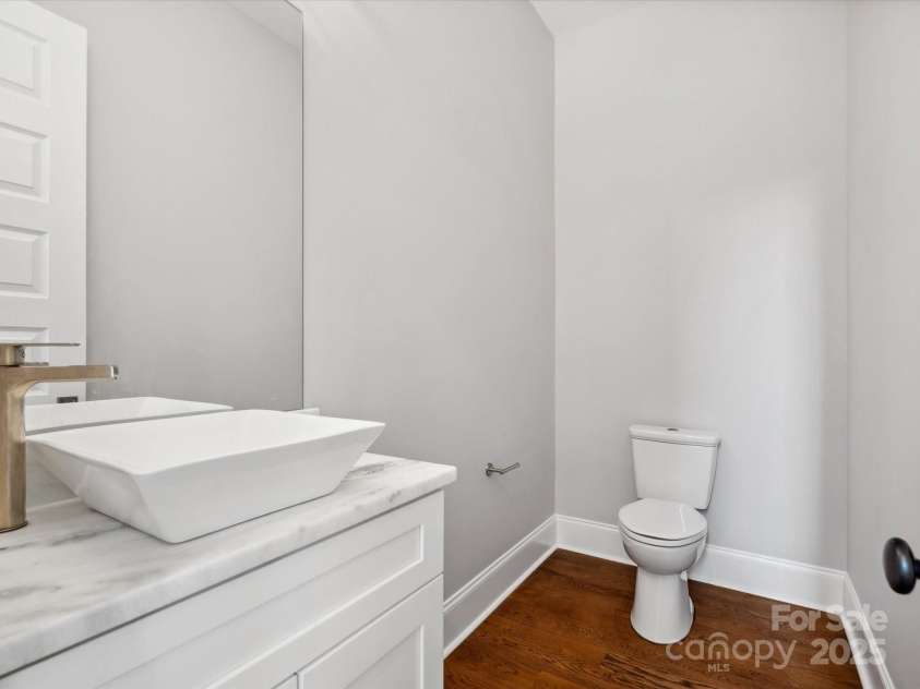 913 Van Every Street, Charlotte, NC 28205.  MLS# CAR4246029, YatesRealty ID 21854. 