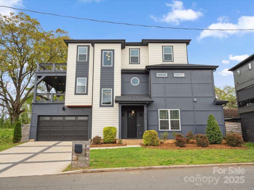 913 Van Every Street, Charlotte, NC 28205.  MLS# CAR4246029, YatesRealty ID 21854. 
