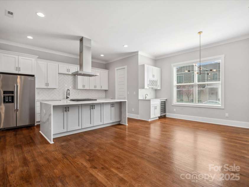 913 Van Every Street, Charlotte, NC 28205.  MLS# CAR4246029, YatesRealty ID 21854. 