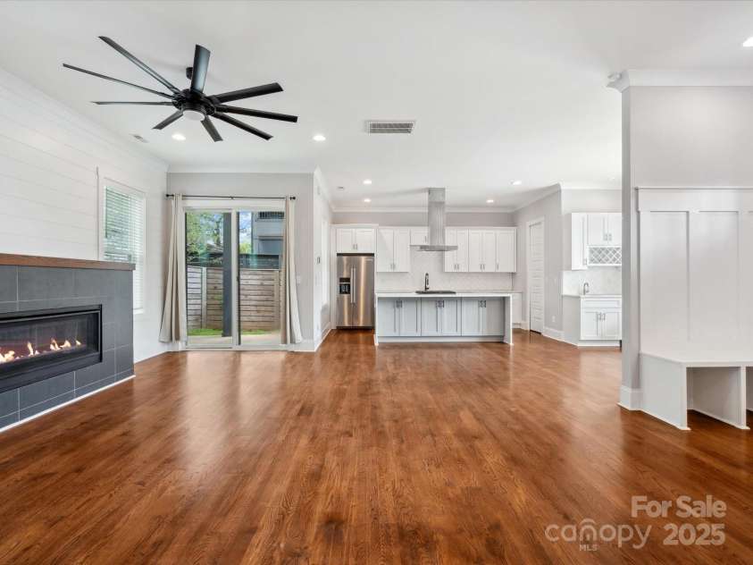 913 Van Every Street, Charlotte, NC 28205.  MLS# CAR4246029, YatesRealty ID 21854. 