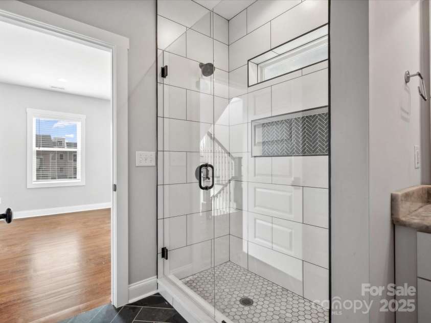 913 Van Every Street, Charlotte, NC 28205.  MLS# CAR4246029, YatesRealty ID 21854. 