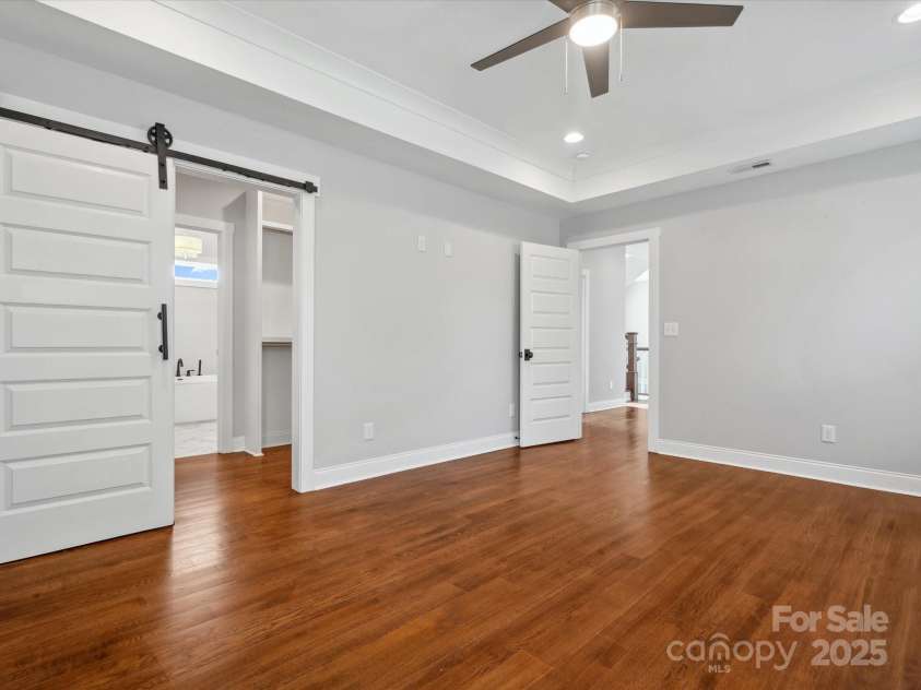 913 Van Every Street, Charlotte, NC 28205.  MLS# CAR4246029, YatesRealty ID 21854. 