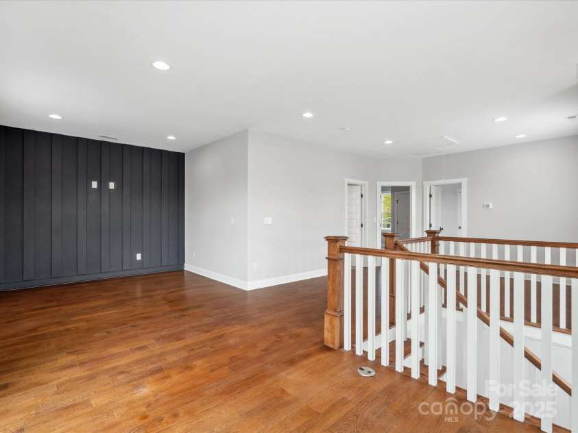 913 Van Every Street, Charlotte, NC 28205.  MLS# CAR4246029, YatesRealty ID 21854. 