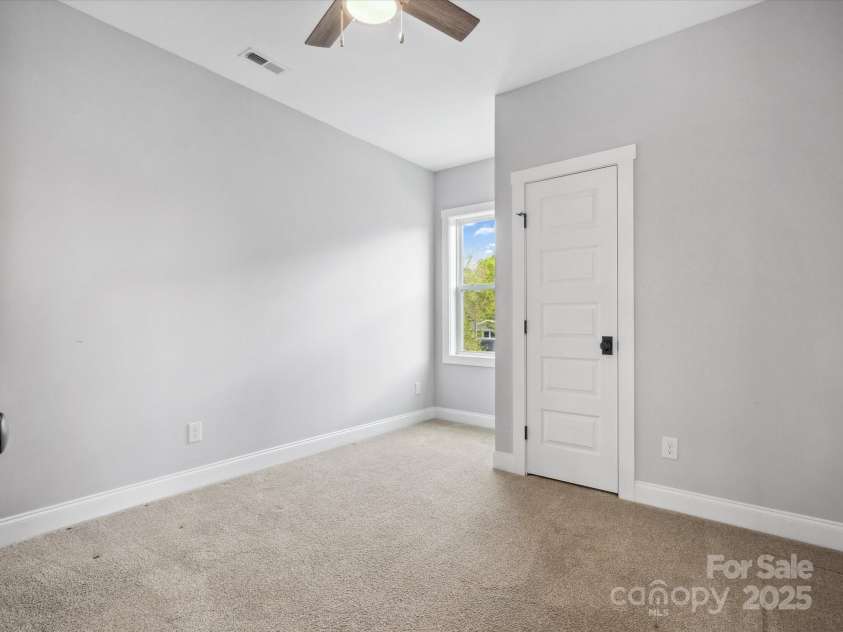 913 Van Every Street, Charlotte, NC 28205.  MLS# CAR4246029, YatesRealty ID 21854. 