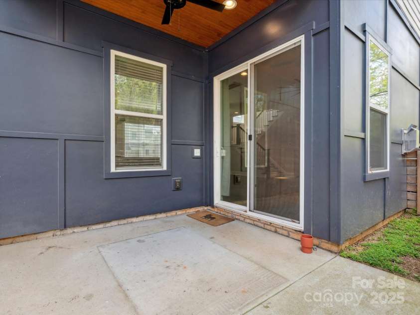 913 Van Every Street, Charlotte, NC 28205.  MLS# CAR4246029, YatesRealty ID 21854. 