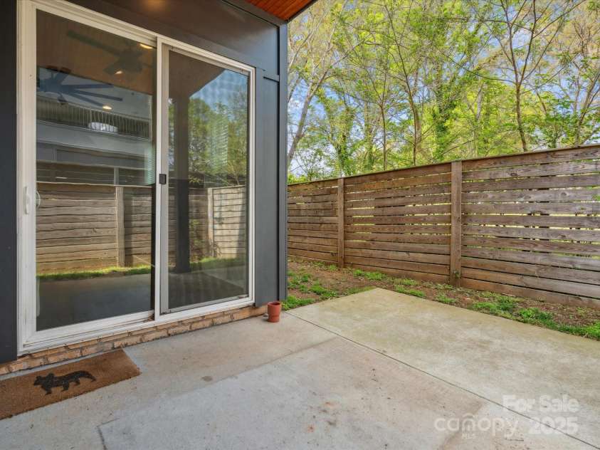 913 Van Every Street, Charlotte, NC 28205.  MLS# CAR4246029, YatesRealty ID 21854. 