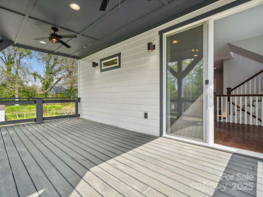 913 Van Every Street, Charlotte, NC 28205.  MLS# CAR4246029, YatesRealty ID 21854. 
