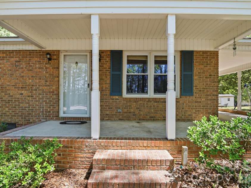 2068 Knight Road, Lancaster, SC 29720.  MLS# CAR4378905, YatesRealty ID 21855. 