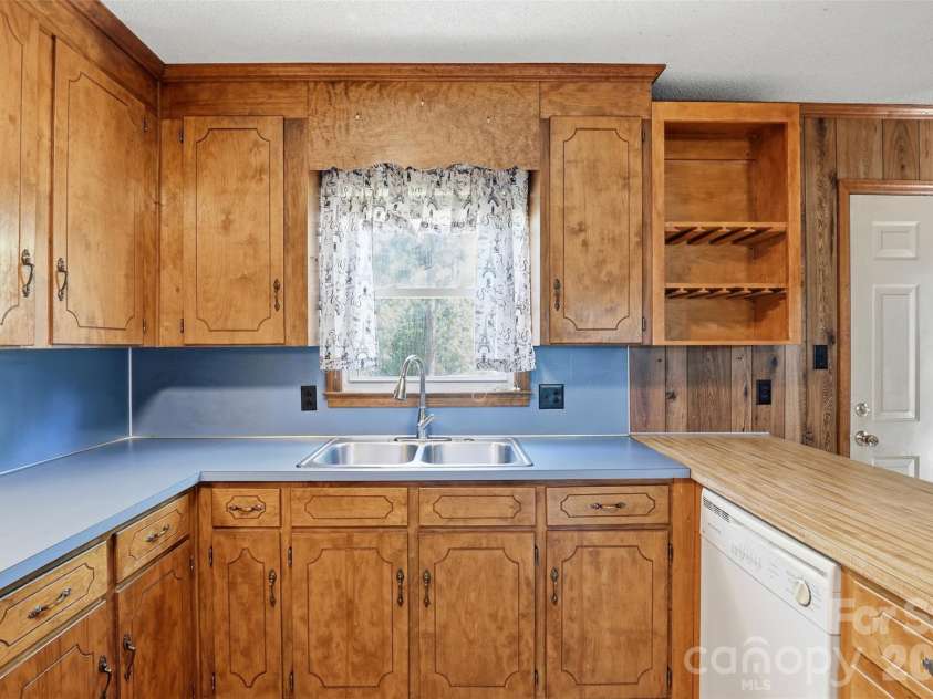 2068 Knight Road, Lancaster, SC 29720.  MLS# CAR4378905, YatesRealty ID 21855. 