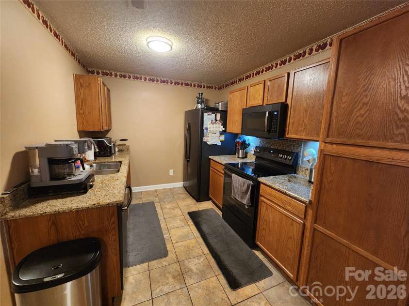 2013 Chadwell Court, Waxhaw, NC 28173.  MLS# CAR4379712, YatesRealty ID 21856. 