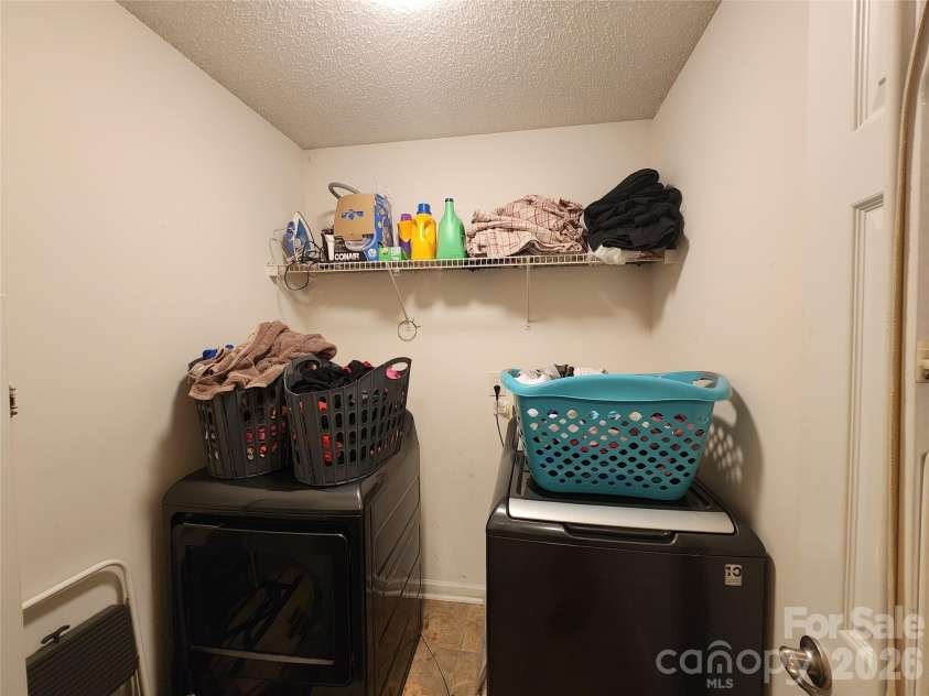 2013 Chadwell Court, Waxhaw, NC 28173.  MLS# CAR4379712, YatesRealty ID 21856. 