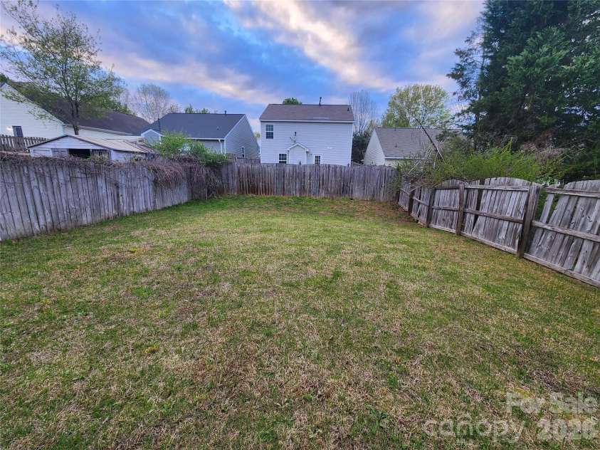 2013 Chadwell Court, Waxhaw, NC 28173.  MLS# CAR4379712, YatesRealty ID 21856. 