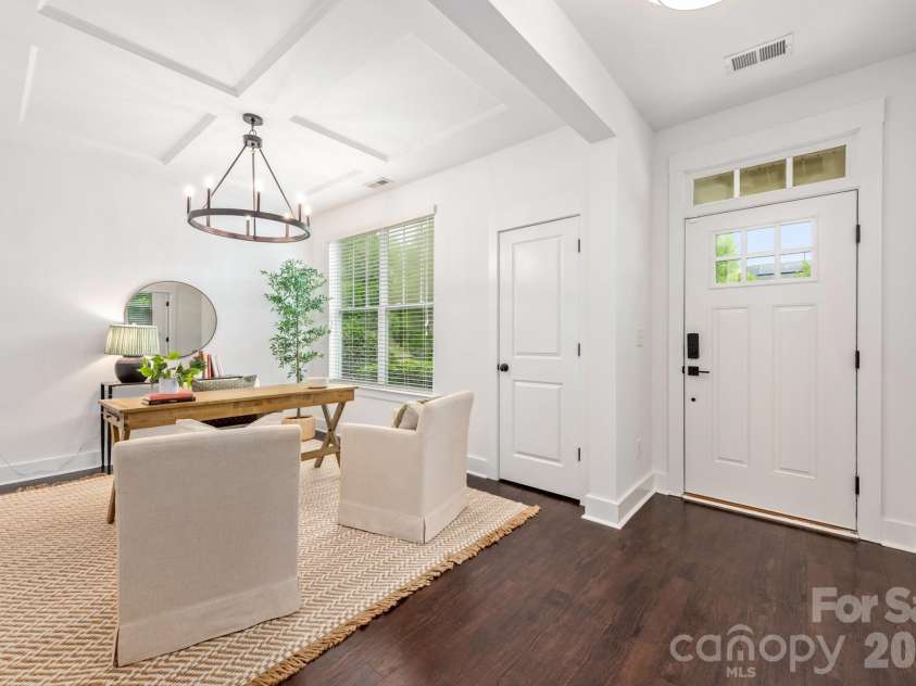 2318 Woodward Avenue, Charlotte, NC 28206.  MLS# CAR4371509, YatesRealty ID 21857. 