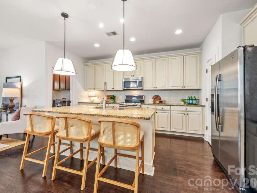 2318 Woodward Avenue, Charlotte, NC 28206.  MLS# CAR4371509, YatesRealty ID 21857. 